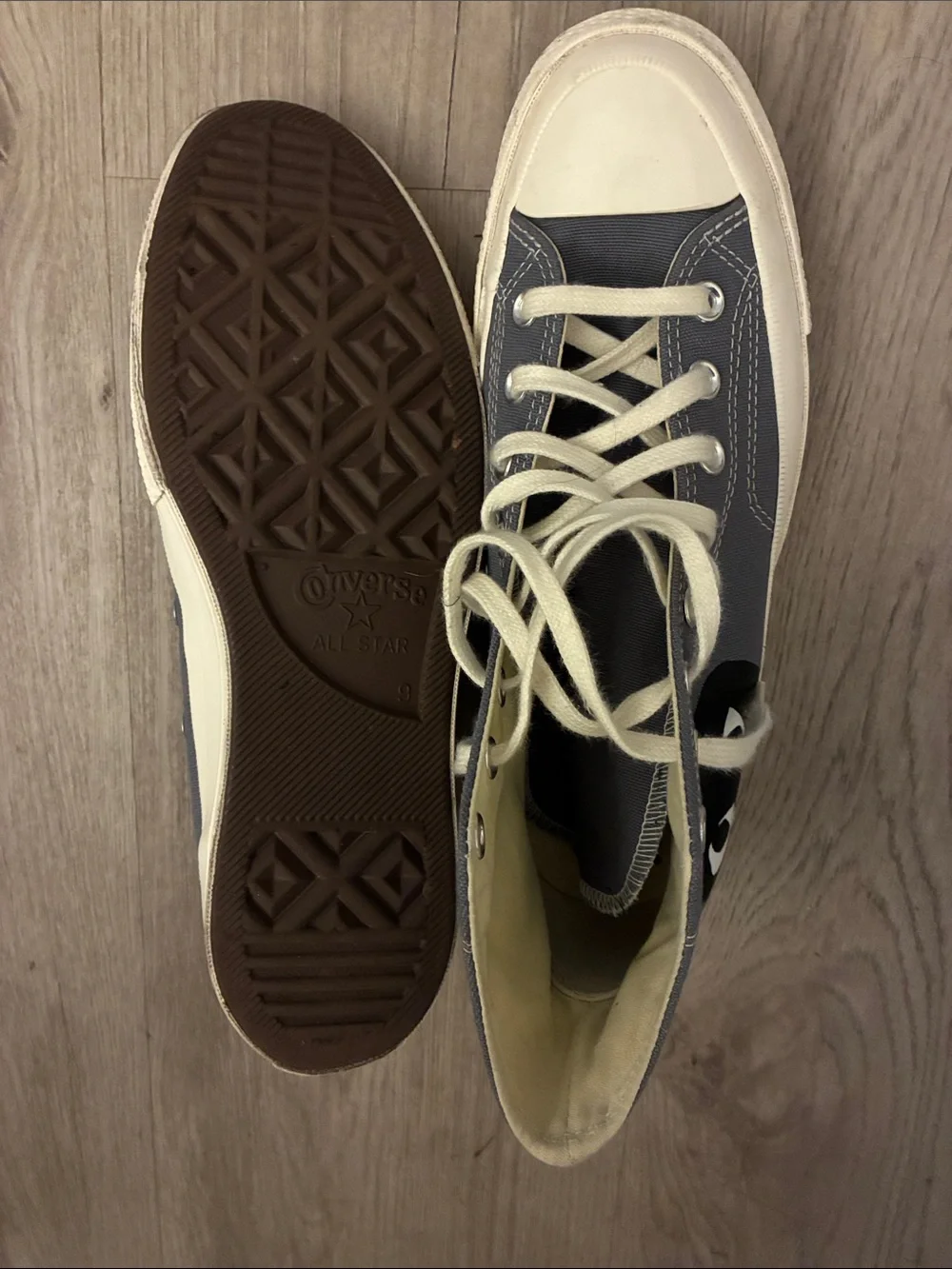 Mens High-Top Converse play Sneakers in Slate Gray with Heart Graphic